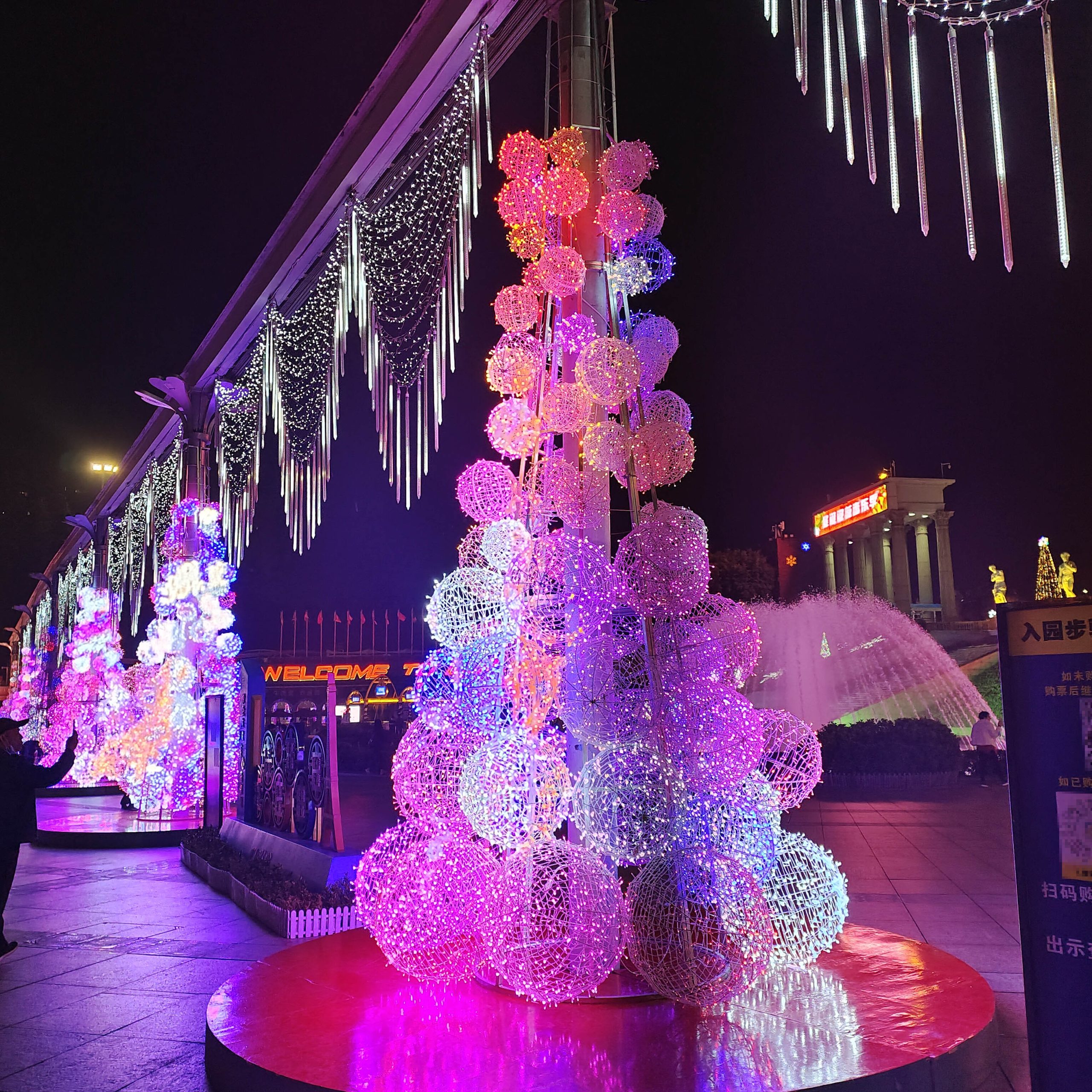 High end factory price waterproof Led ball tree for shopping center Christmas decoration - 图片 6