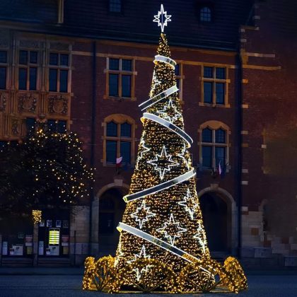 2025 New Product Giant Waterproof PVC Christmas Tree Decor with LED Lights Outdoor Artificial Christmas Tree